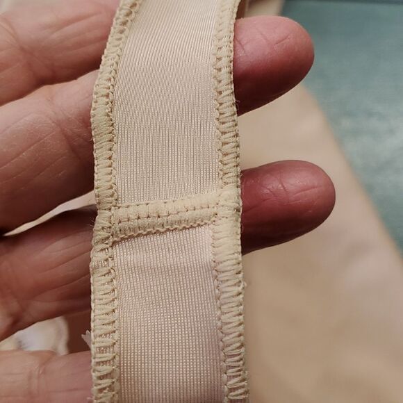 Slip girdle,  tan size medium.  Figure improving technology. Atyle # 381313. - Picture 6 of 8